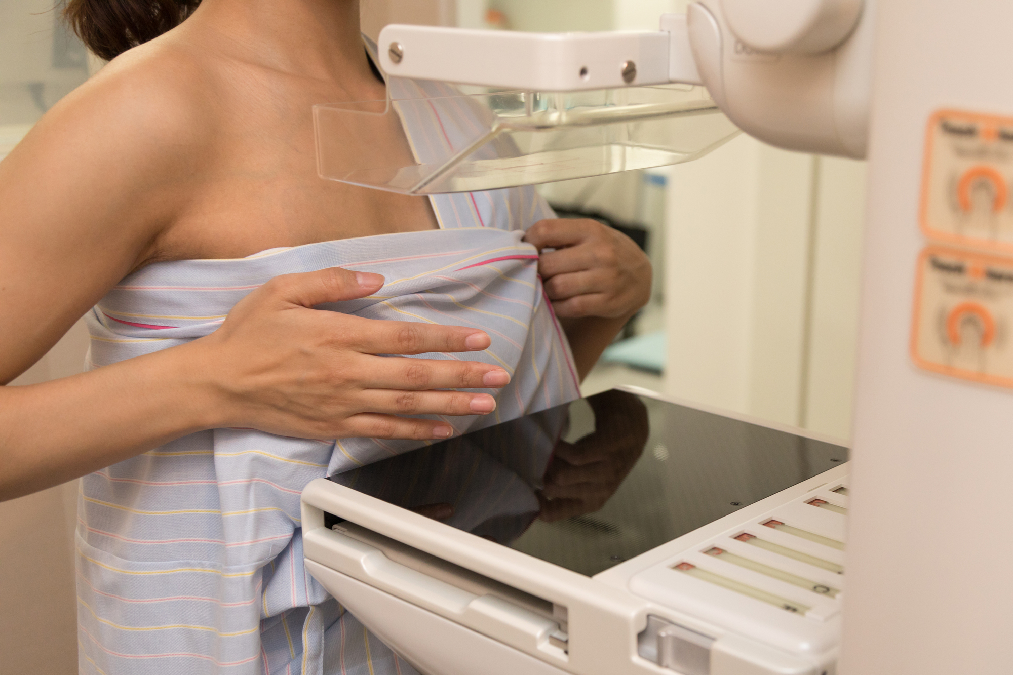 通常のマンモグラフィーはどのように見えますか?